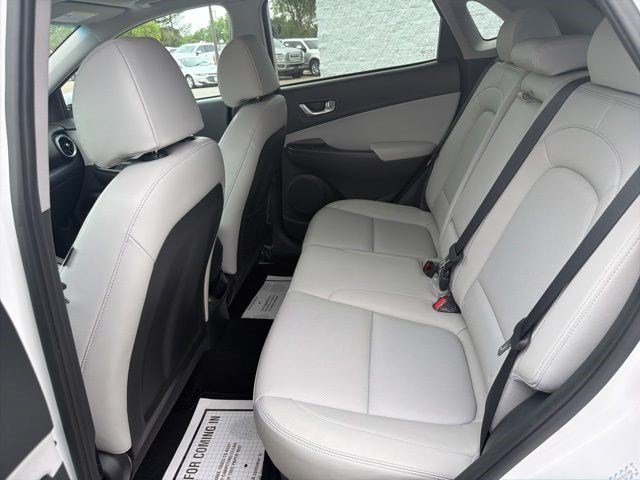 Used 2022 Lunar White Hyundai Limited image 15