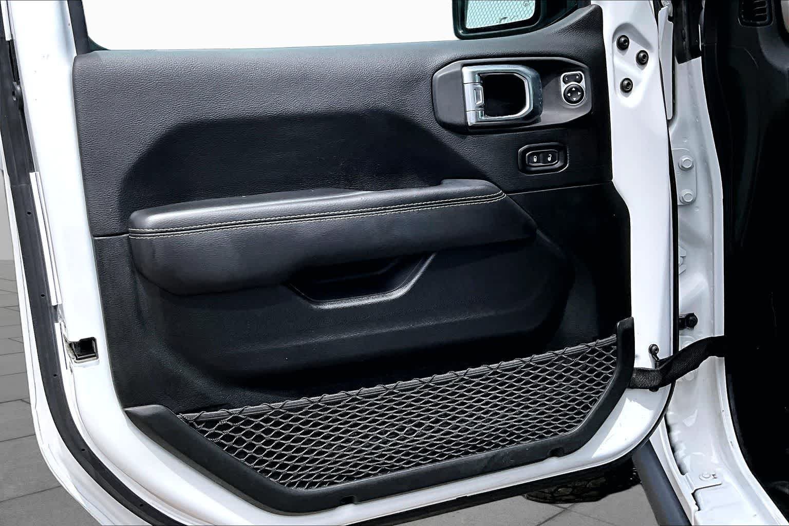 Used 2020 Bright White Clearcoat Jeep Rubicon image 22