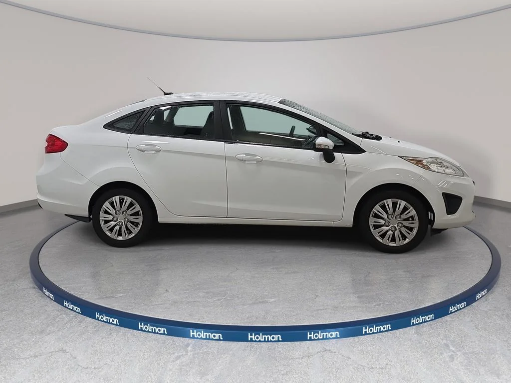 Used 2013 Oxford White Ford SE image 5
