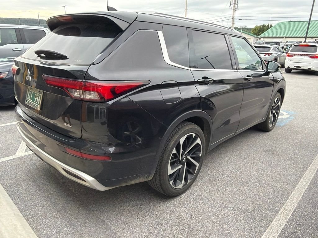 Used 2022 Black Mitsubishi SEL image 8