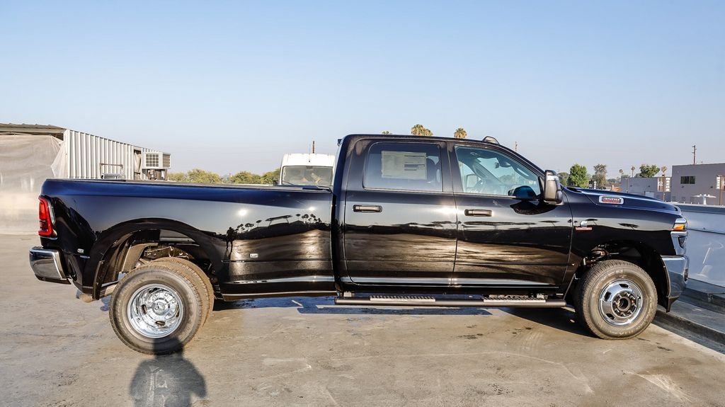 New 2026 Diamond Black Ram Tradesman image 13