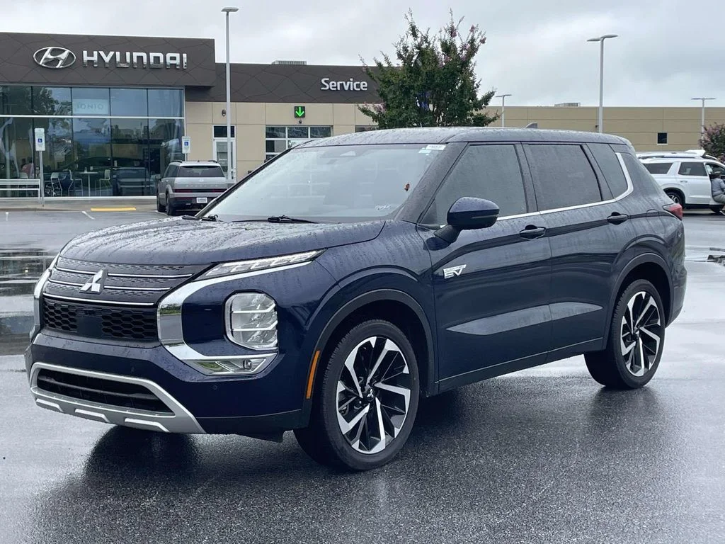 2025 Mitsubishi Outlander Plug-in Hybrid SE - Photo 25