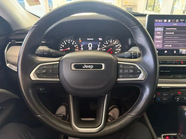 Used 2022 Black Jeep Limited image 23