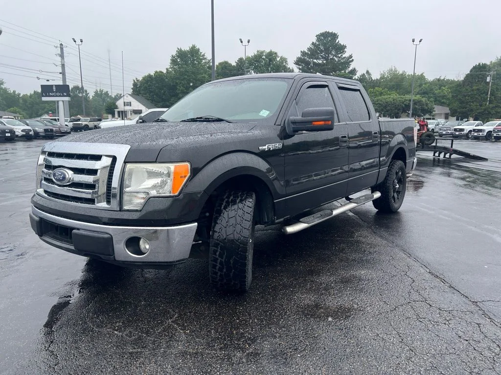 Used 2010 Black Ford XLT image 5