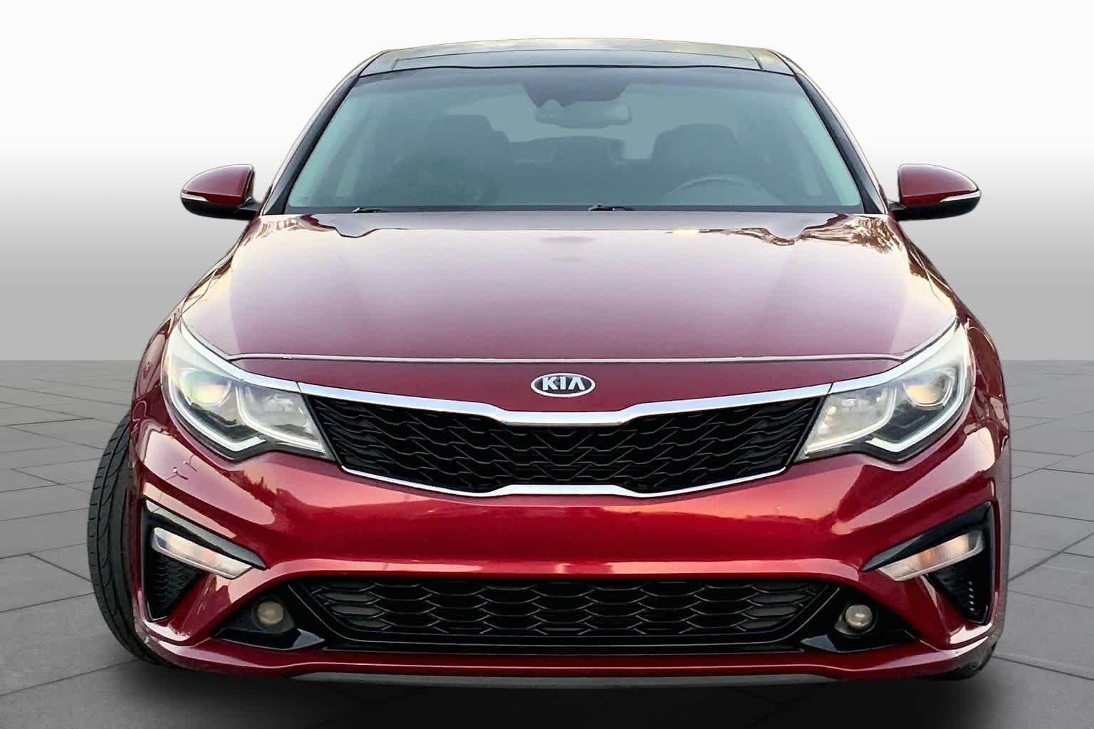 Used 2019 Passion Red Kia S image 4