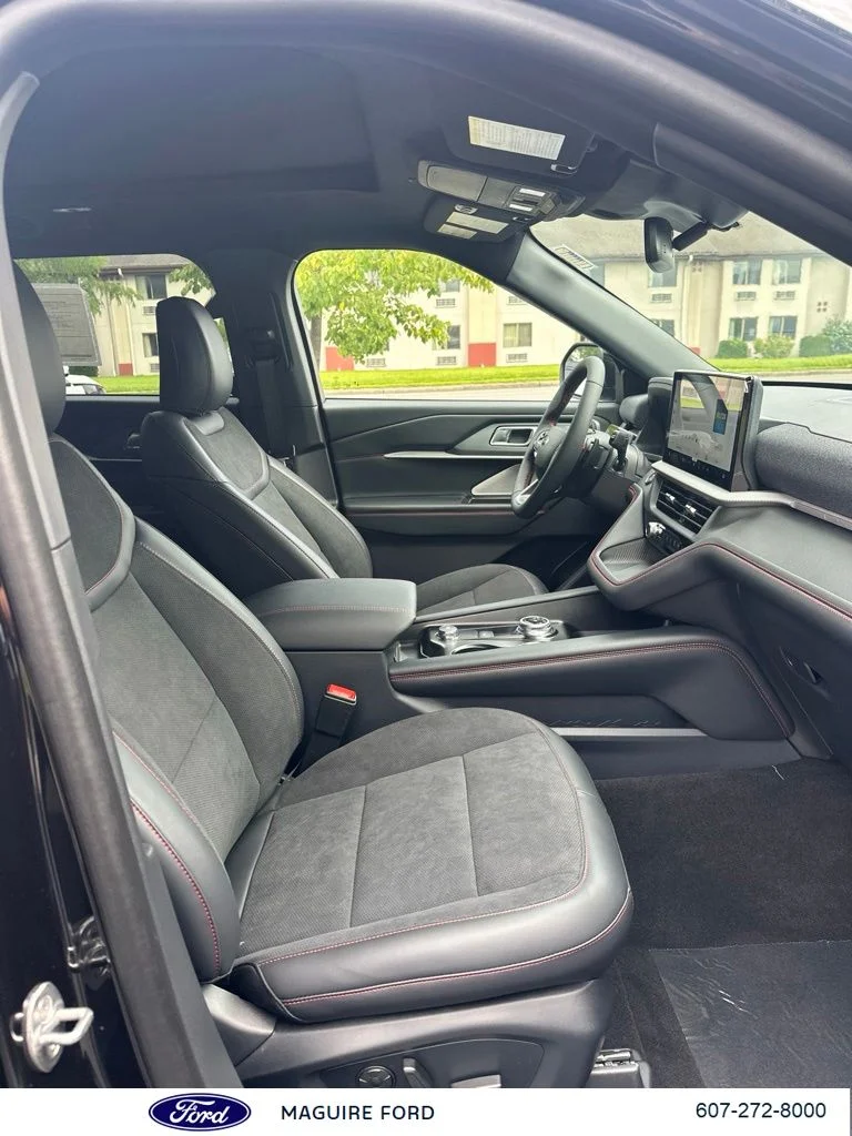 New 2026 Agate Black Metallic Ford ST image 12