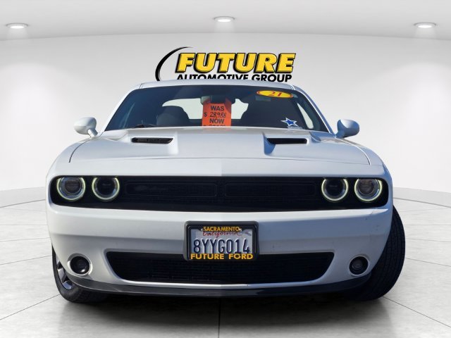 Used 2021 White Dodge SXT image 2