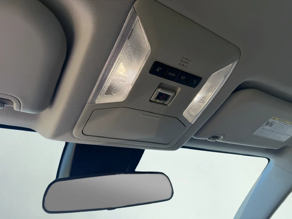 2024 Toyota RAV4 LE - Photo 18
