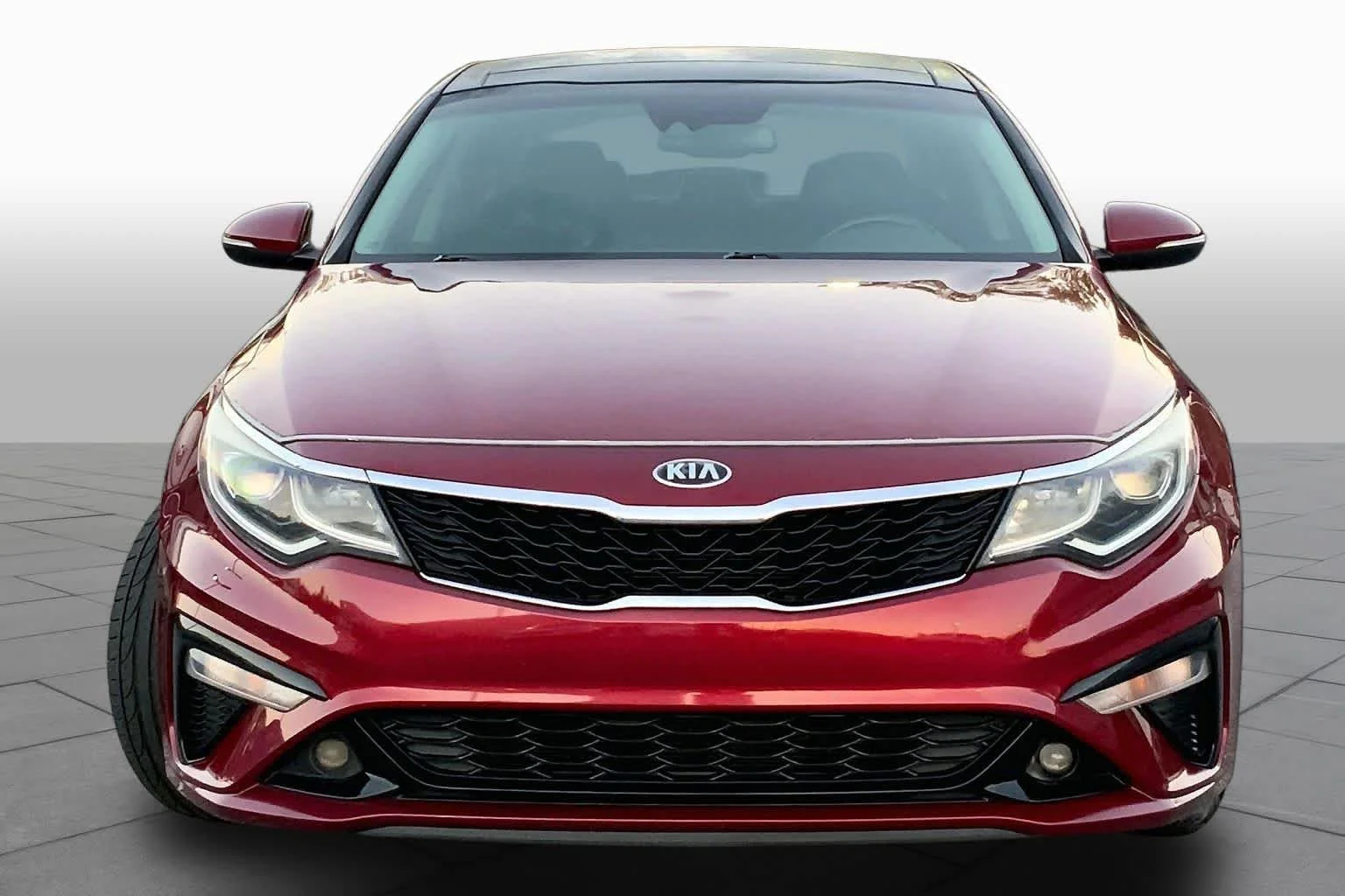 Used 2019 Passion Red Kia S image 3