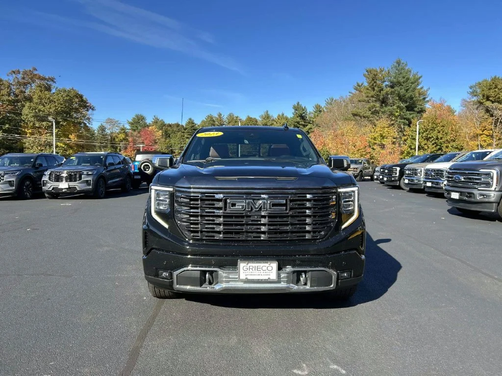 Used 2023 Onyx Black GMC Denali Ultimate image 8