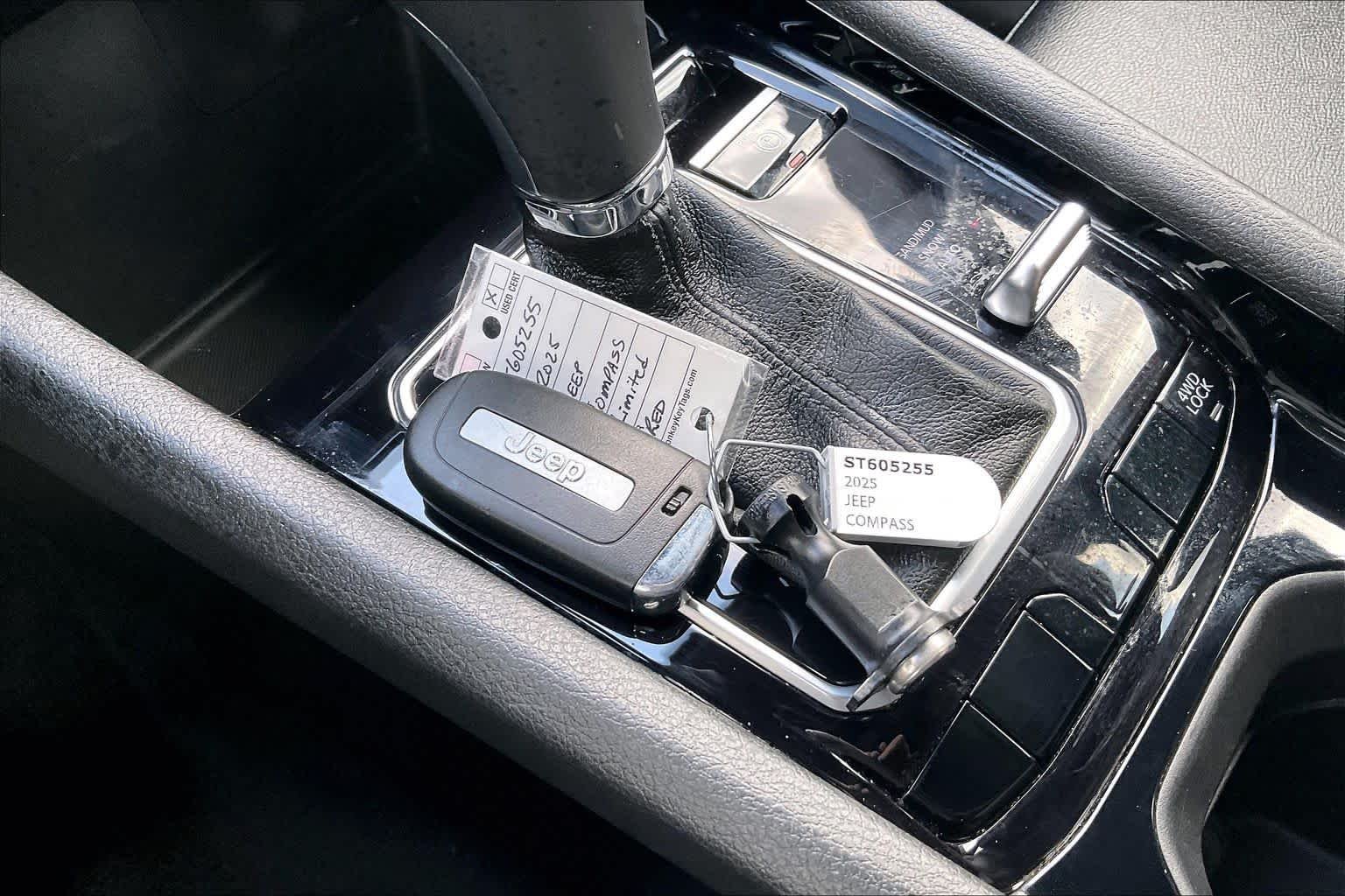 2025 Jeep Compass Limited - Photo 14