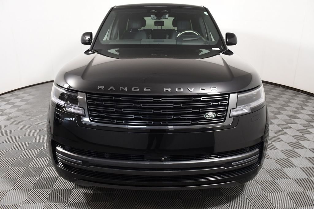 Used 2024 Santorini Black Metallic Land Rover SE image 10