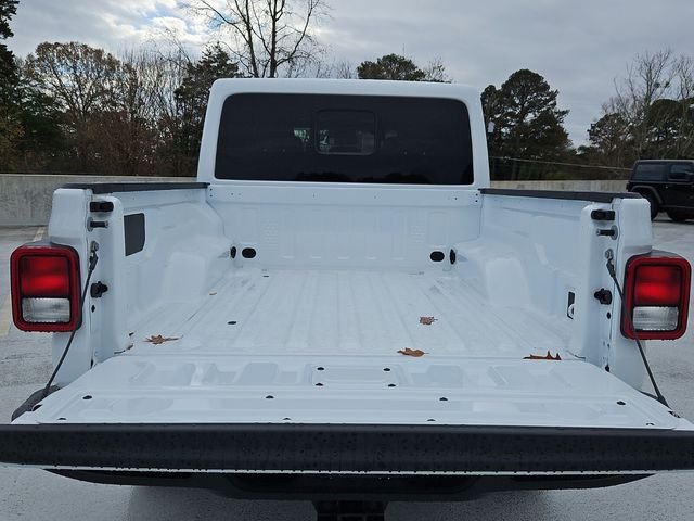 New 2026 Bright White Clear-Coat Exterior Paint Jeep Sport S image 14