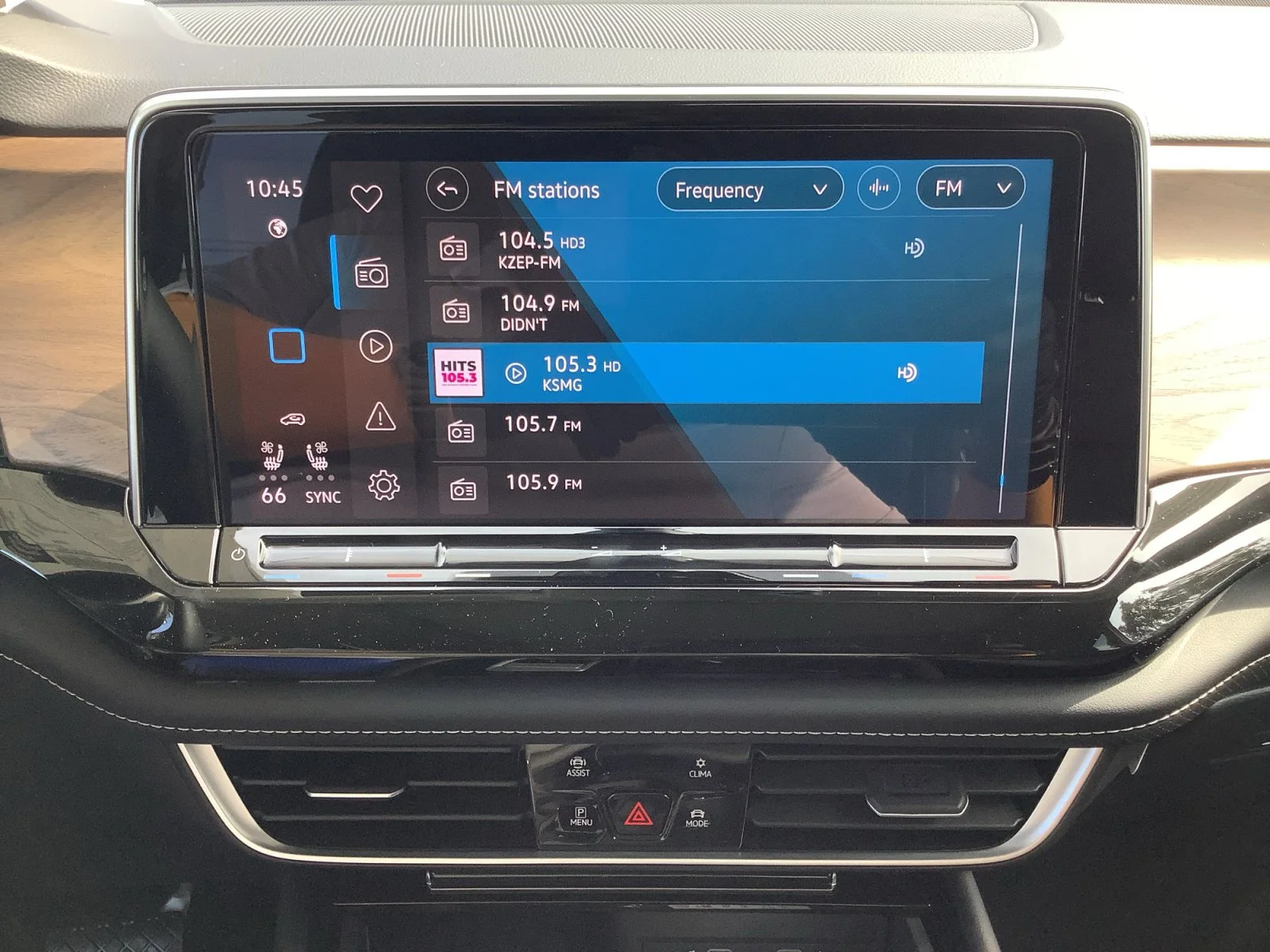 New 2026 PURE GRAY Volkswagen 2.0T SE w/Technology image 17