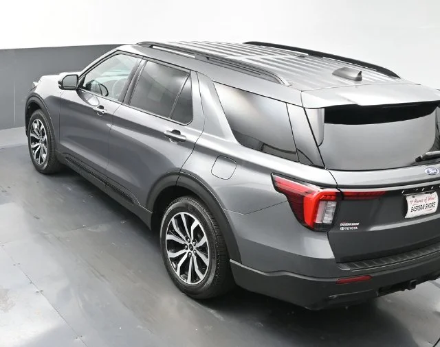 Used 2025 Gray Ford ST-Line image 41