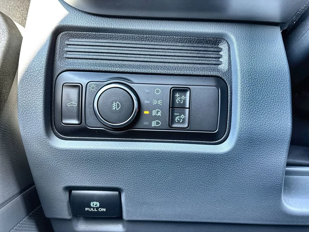 Used 2024 White Ford XL image 32