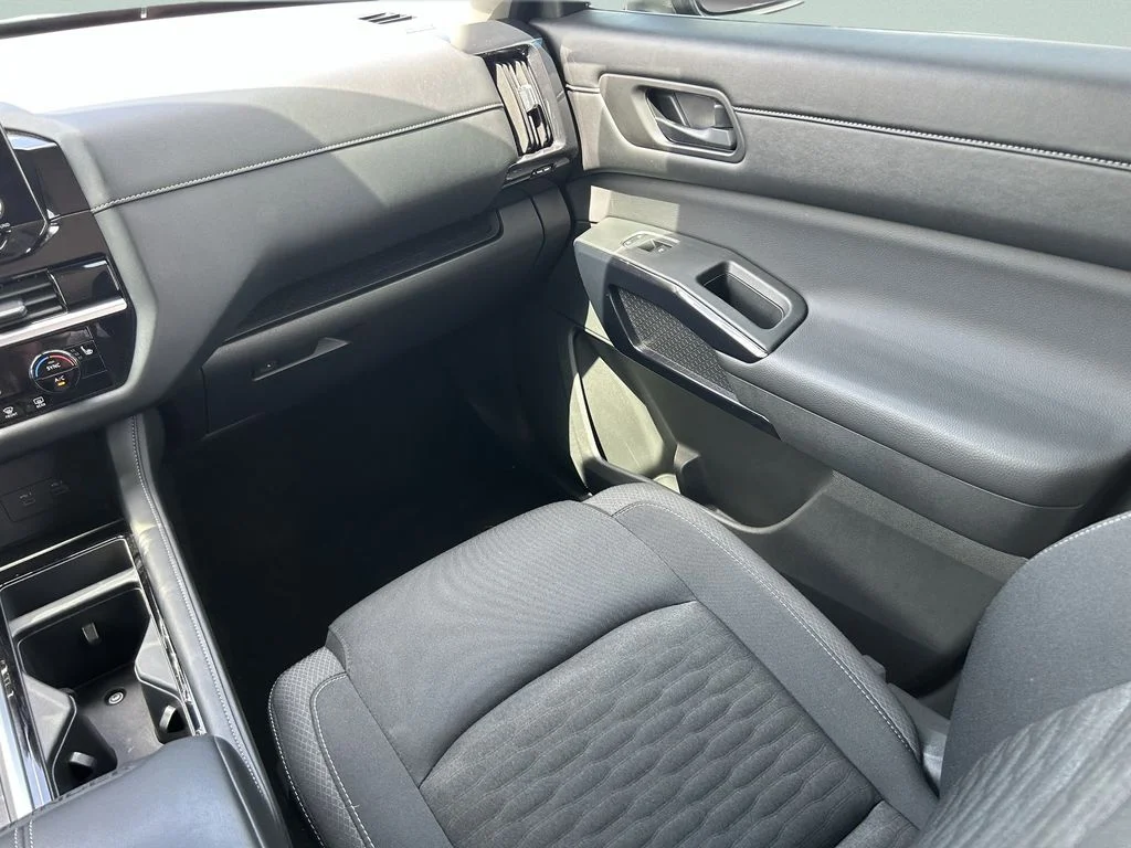 Used 2025 Blue Nissan SV image 21