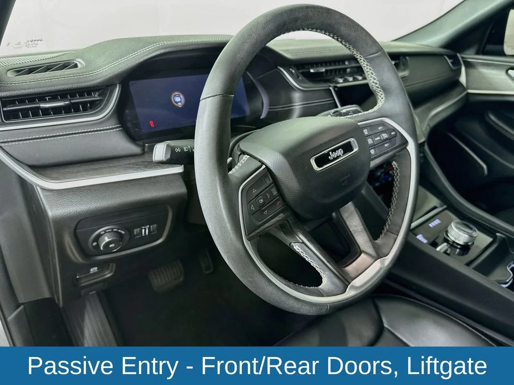 Used 2024 Gray Jeep Limited image 11