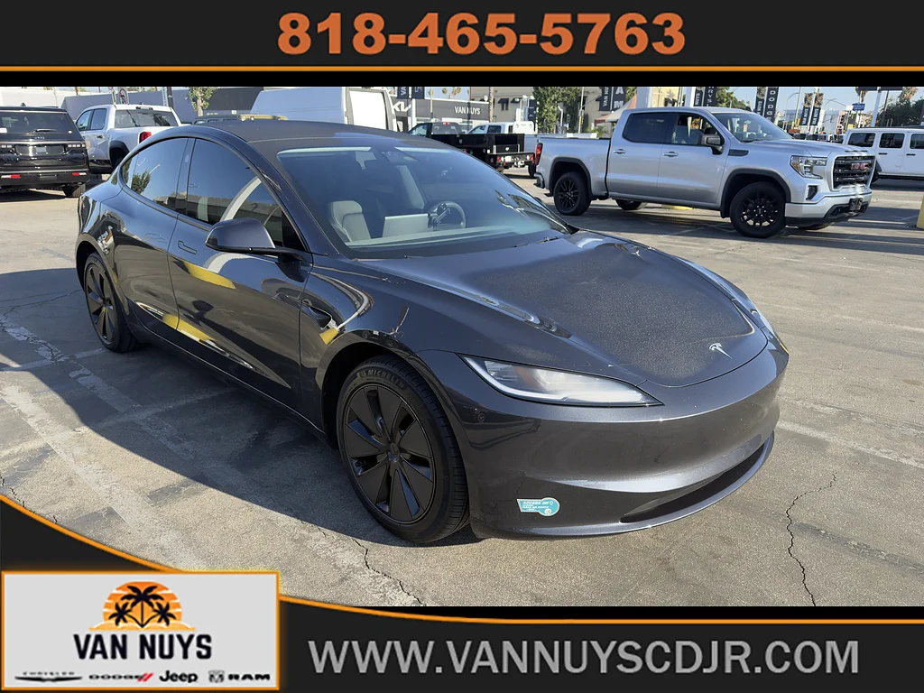 Used 2025  Tesla Long Range image 1