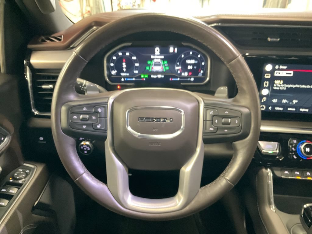 Used 2022 White Frost Tricoat GMC Denali image 28