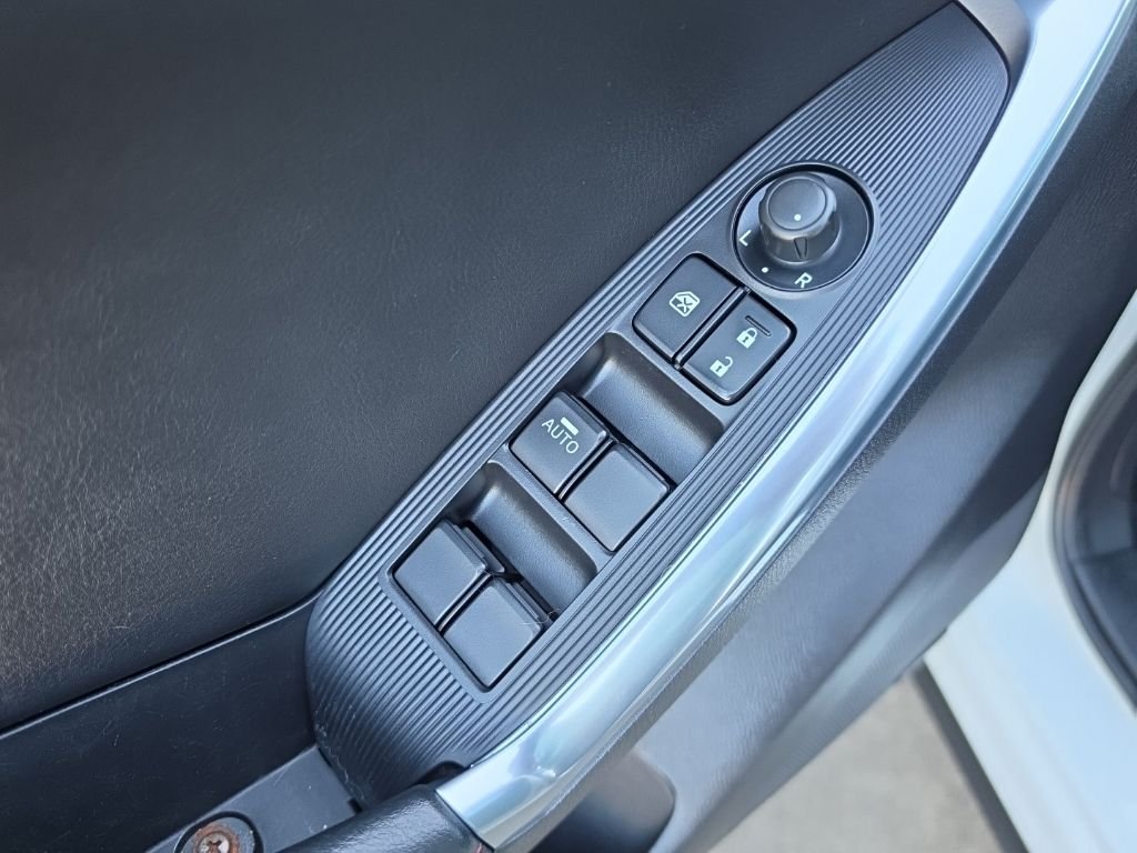 Used 2015 White Mazda Grand Touring image 24