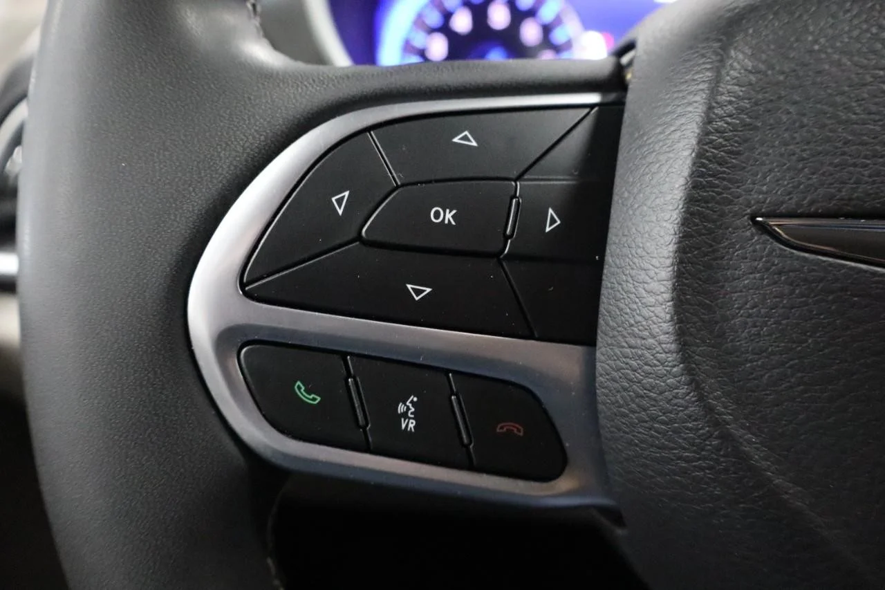 Used 2024 Silver Mist Clear Coat Chrysler Touring L image 15