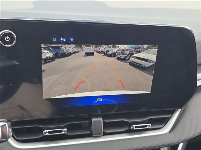 New 2027 Summit White Chevrolet FWD LT image 19