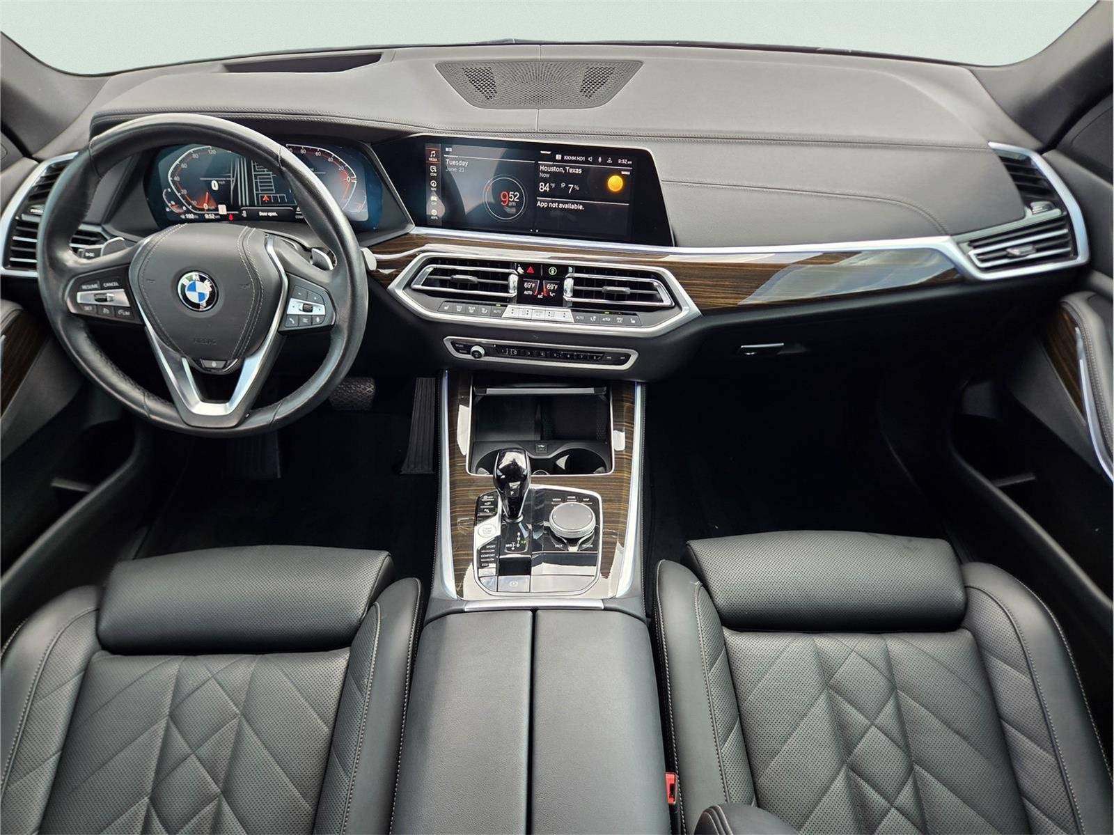 Used 2023 Mineral White Metallic BMW xDrive40i image 16
