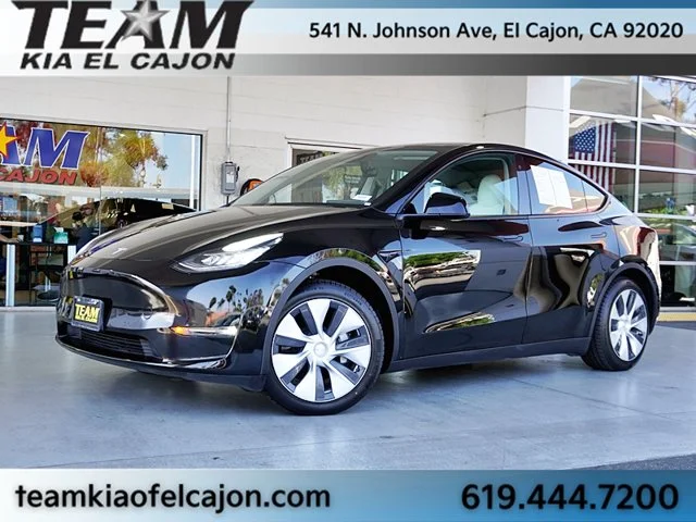 Used 2021 Tesla Model Y Long Range with VIN 5YJYGAEE5MF130985 for sale in El Cajon, CA