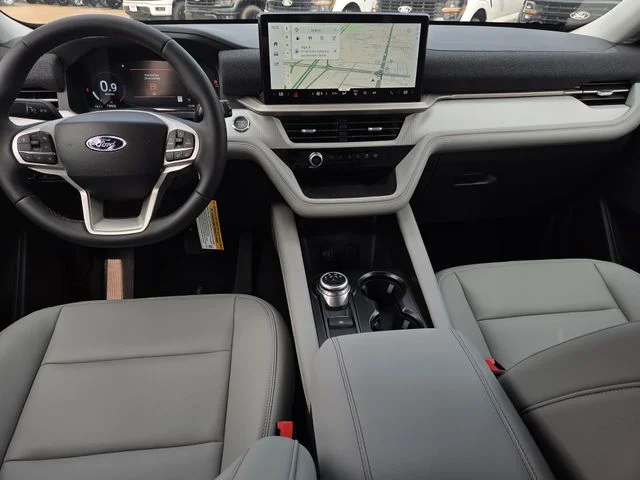 New 2026 Star White Metallic Tri-Coat Ford Active image 5
