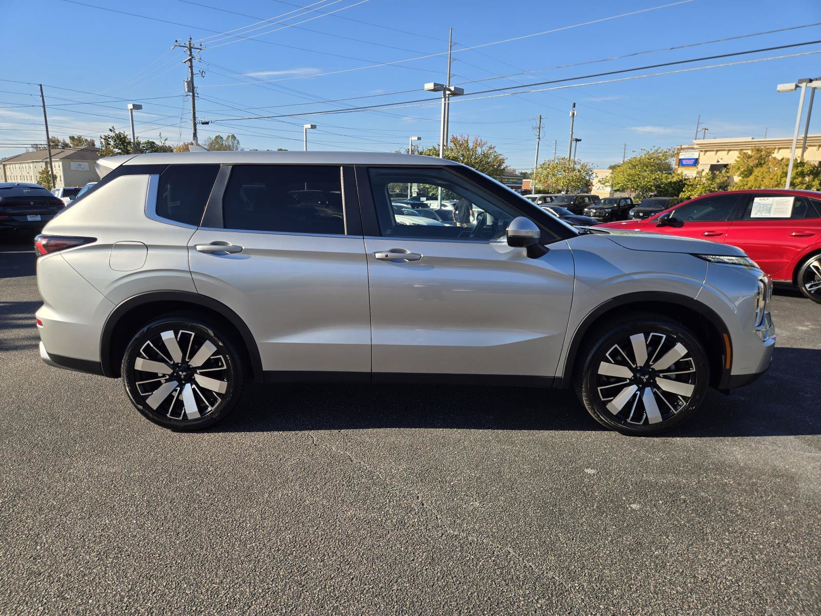 2025 Mitsubishi Outlander SE - Photo 6