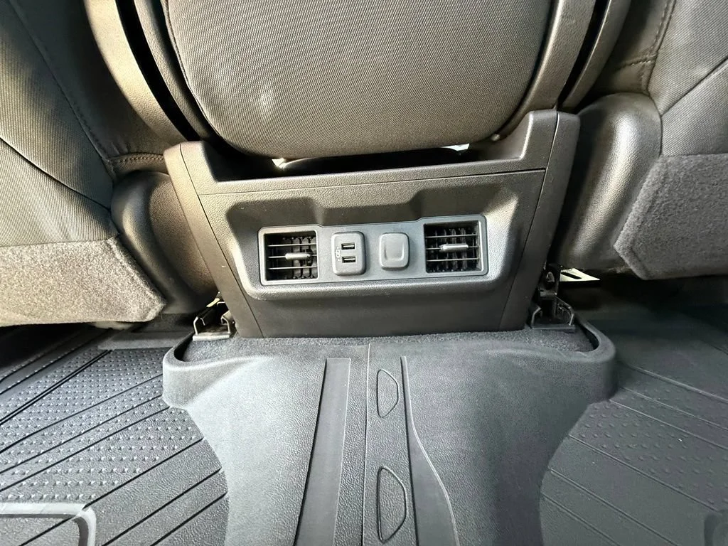 Used 2020 SUMMIT WHITE Chevrolet LT image 35