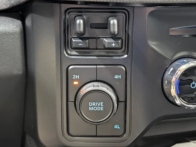 New 2026 Glacier Gray Metallic Tri-Coat Ford F-350® Platinum® image 47