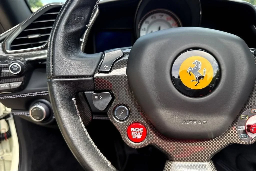 Used 2018 Bianco Avus Ferrari  image 10