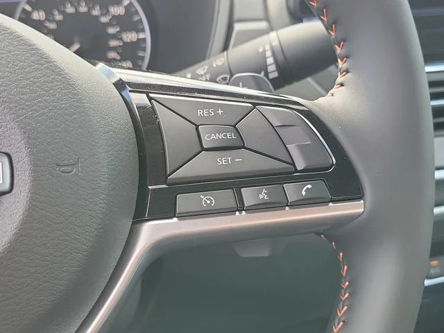 New 2026 Pearl White TriCoat / Super Black Two-tone Nissan SR image 25
