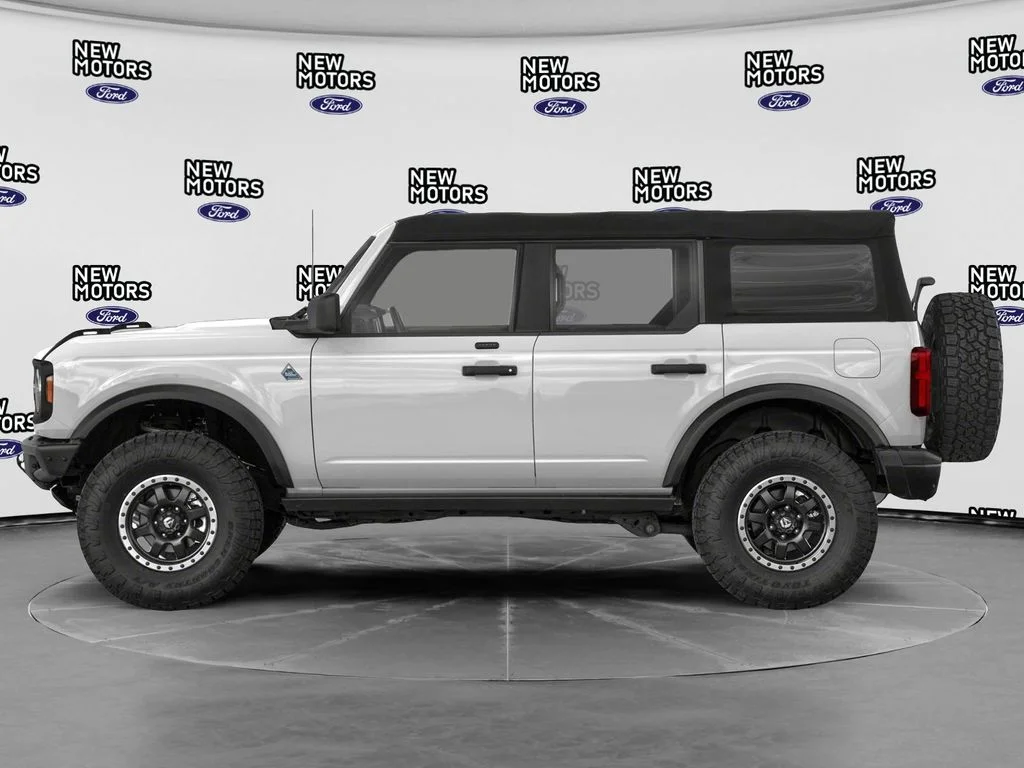 Used 2023 Oxford White Ford Black Diamond image 3