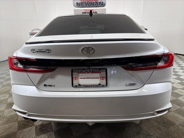Certified Used 2025 WIND CHILL PEARL Toyota  image 5