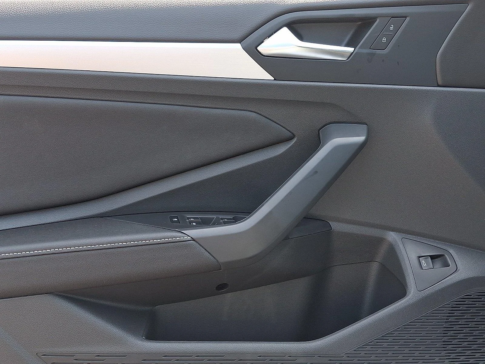 New 2027 0Q0Q/PUREWHITE Volkswagen Sport image 10