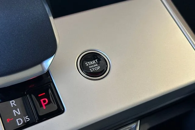 New 2026 Fuji White Land Rover SE image 21