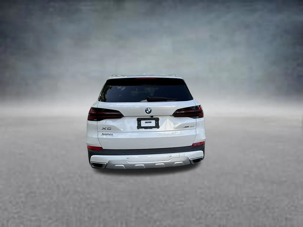 Used 2025 White BMW xDrive40i image 6