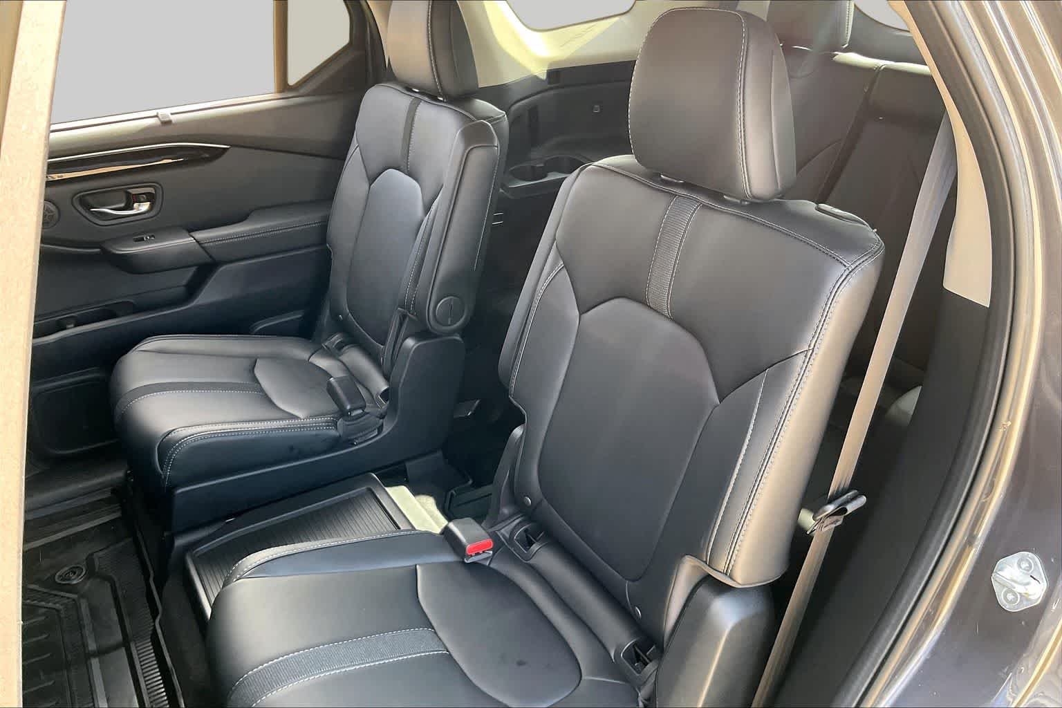 Used 2023 Modern Steel Metallic Honda EX-L 7 Passenger image 20