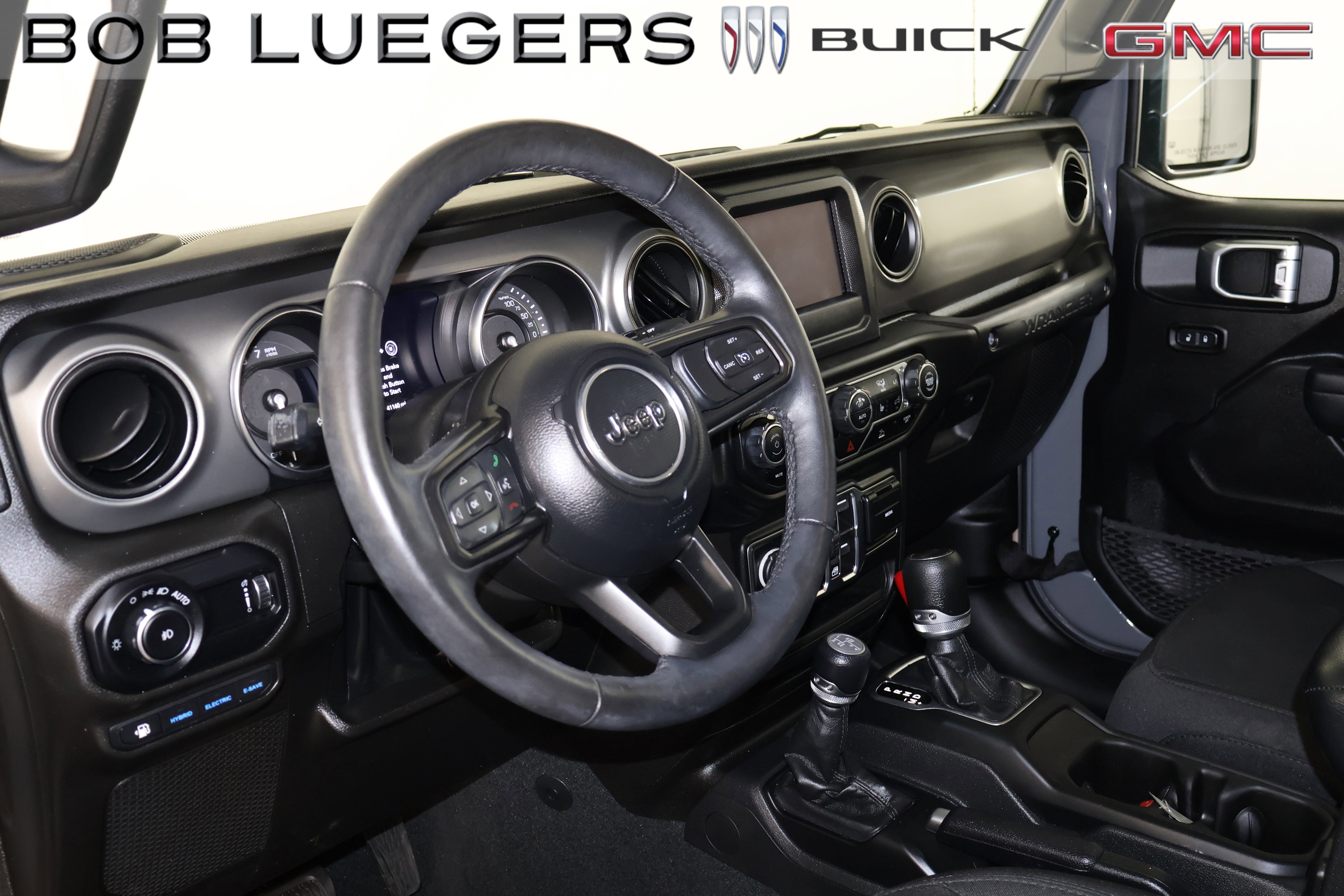 Used 2023 Gray Jeep 4x4 image 8