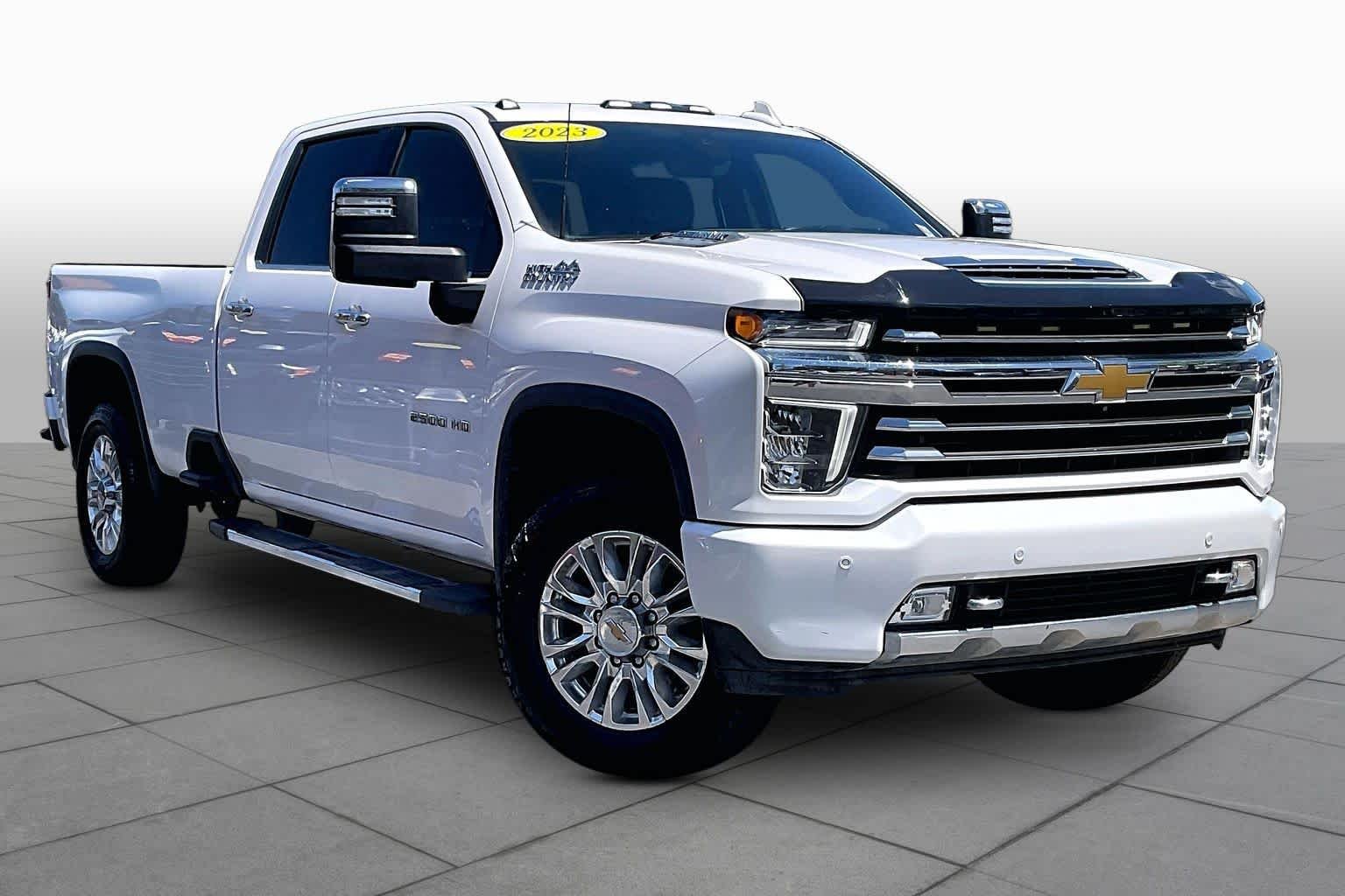 Used 2023 Iridescent Pearl Tricoat Chevrolet High Country image 3