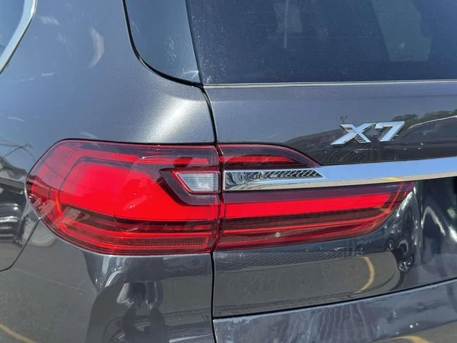 Used 2020 Gray BMW xDrive40i image 12