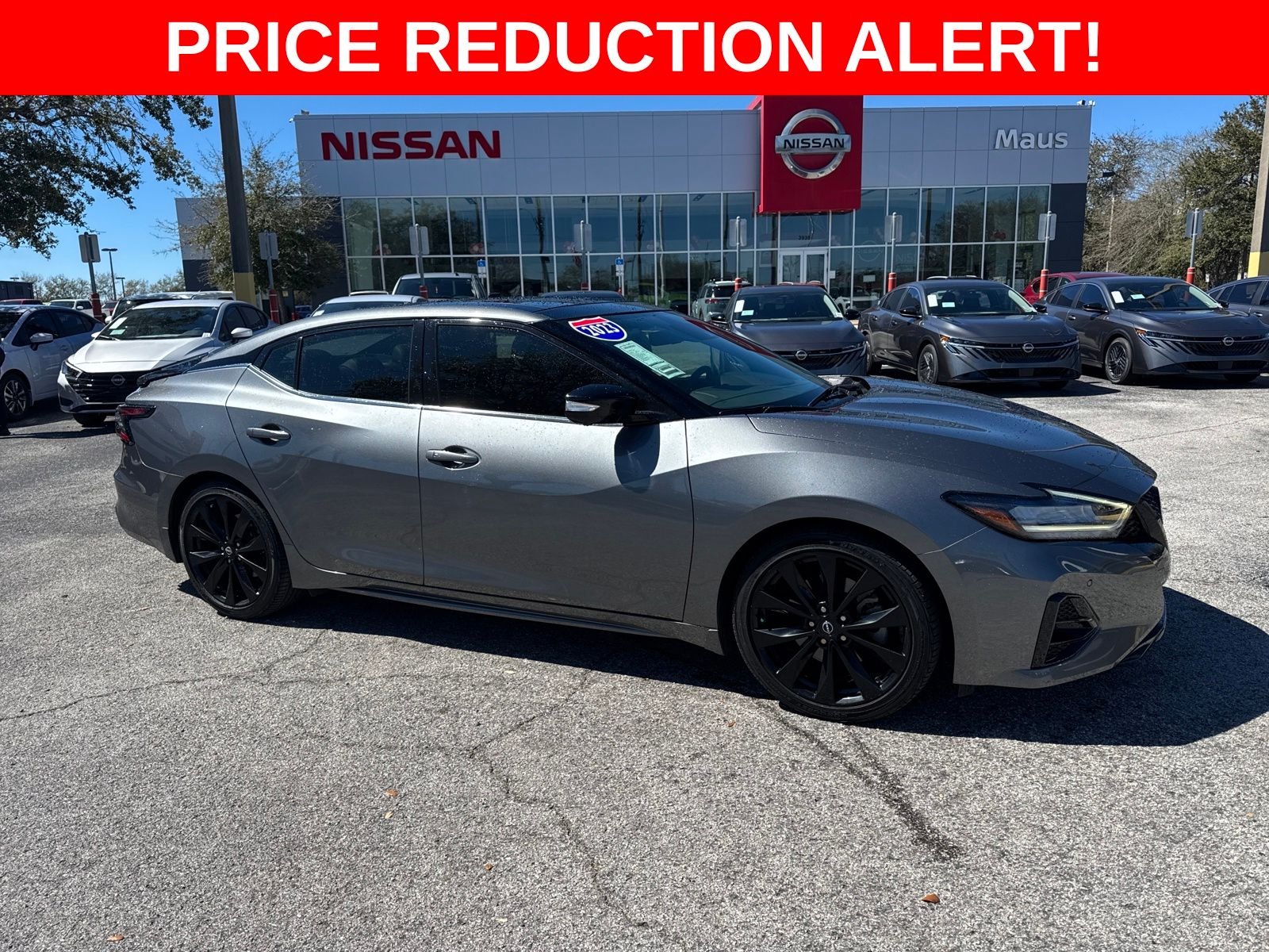 2023 Nissan Maxima SR