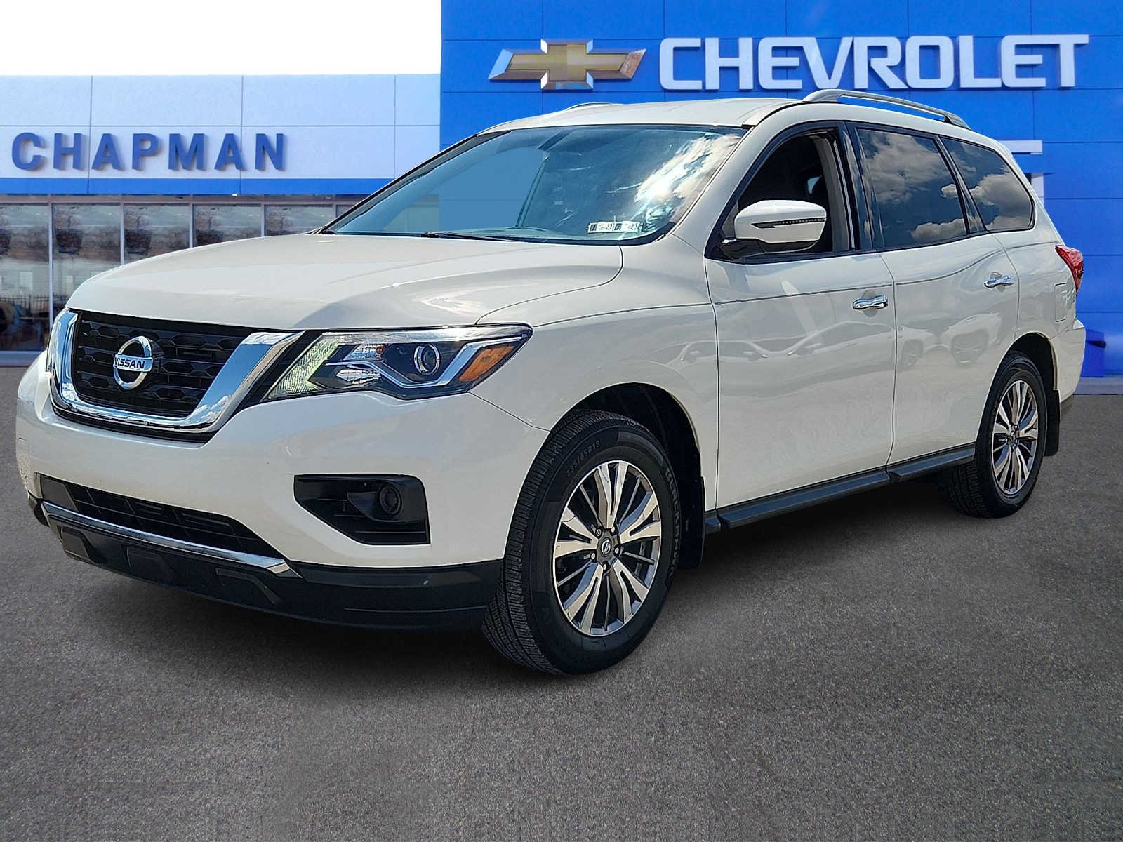 Used 2019 White Nissan S image 3