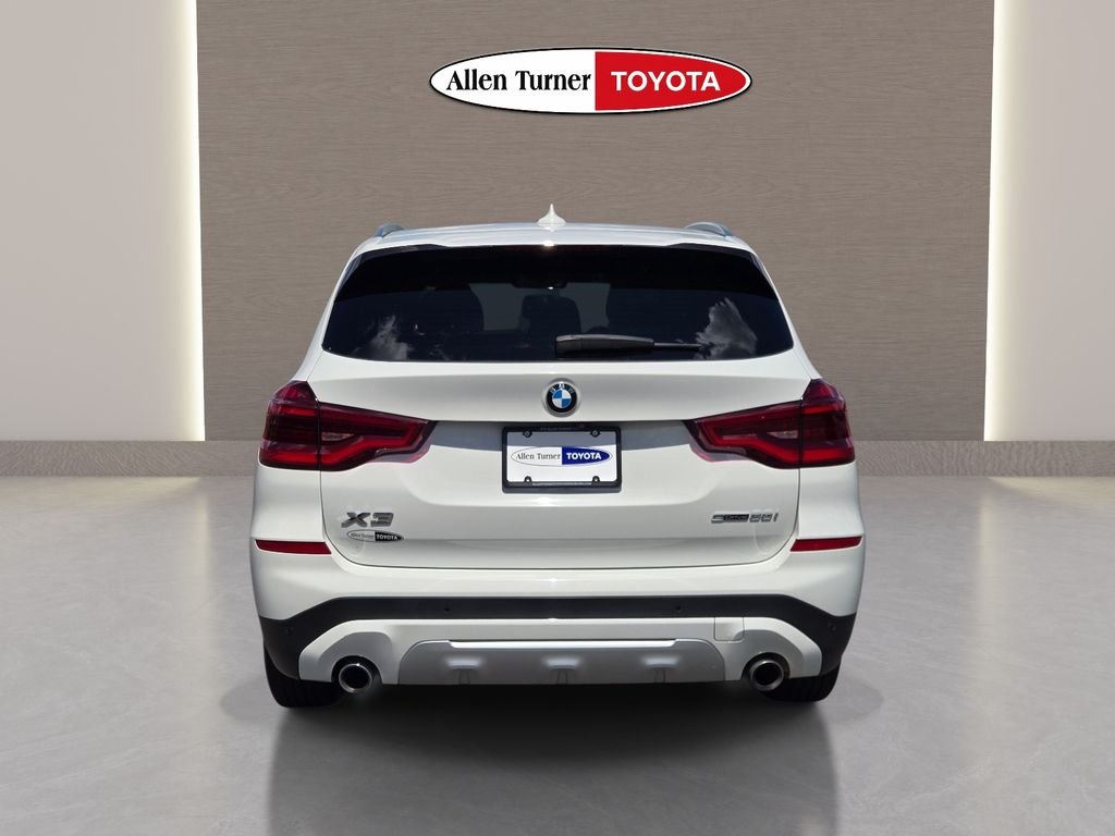 Used 2021 White BMW sDrive30i image 7