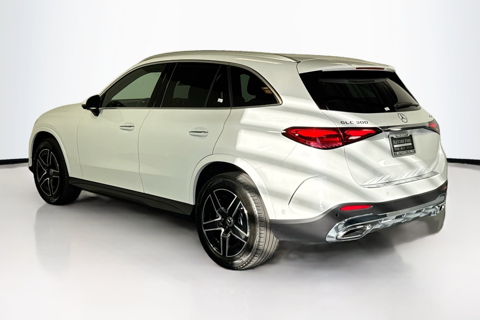 New 2026 MANUFAKTUR Moonlight White Metallic Mercedes-Benz GLC 300 image 7