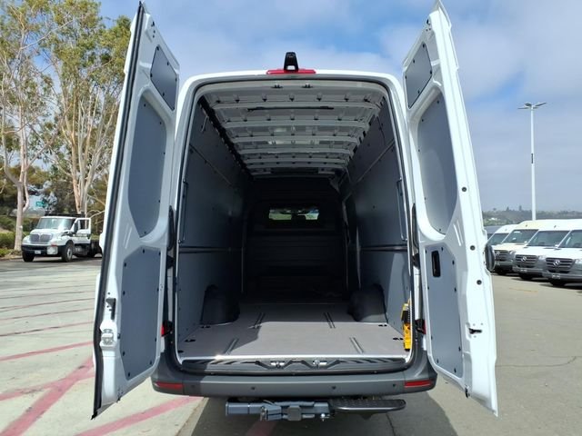 New 2026 White Mercedes-Benz Cargo 170 WB image 21