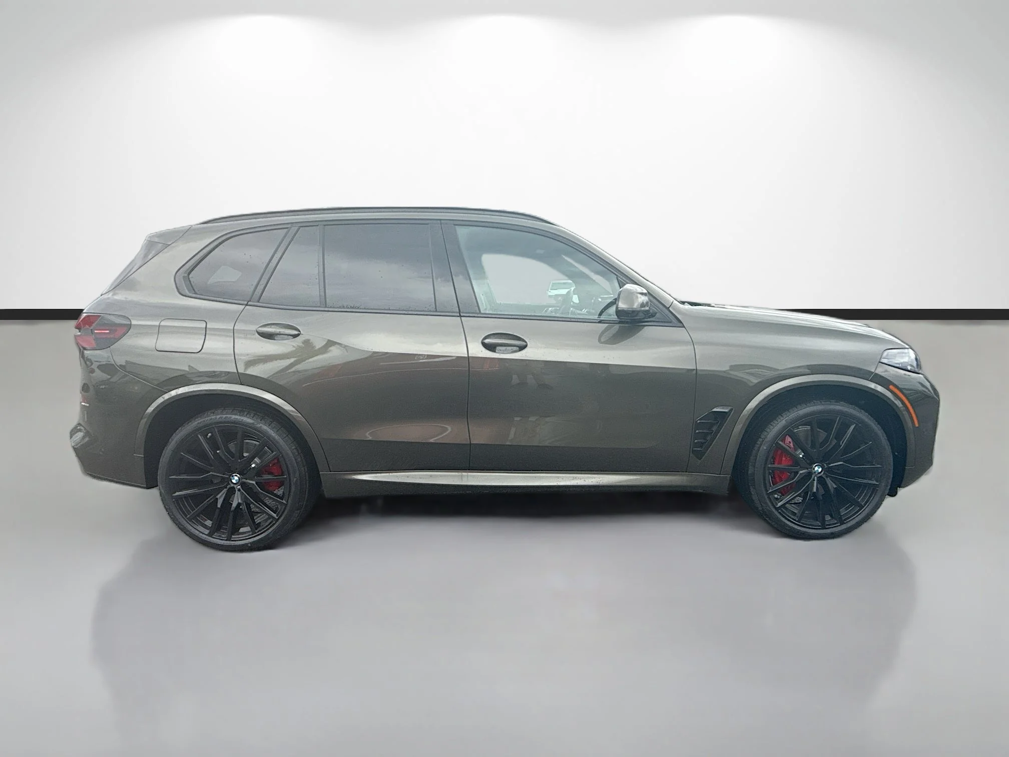 New 2026 Manhattan Green Metallic BMW xDrive40i image 2